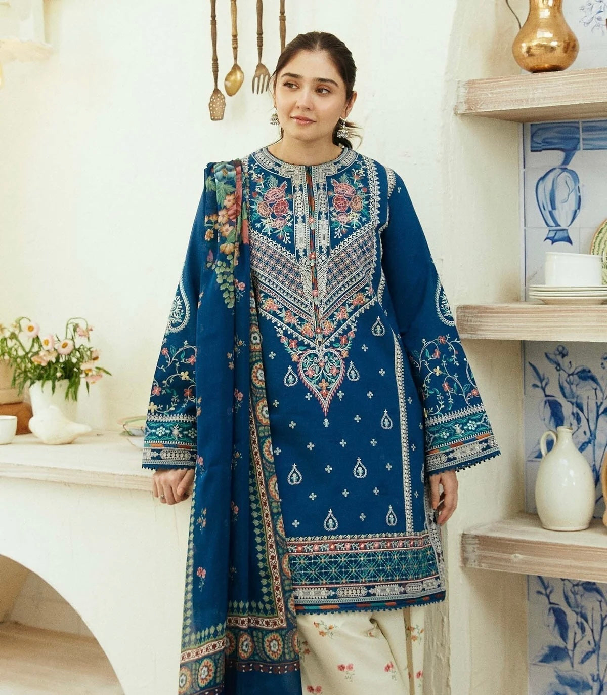 SHEEN EMBROIDERED 3-PIECE