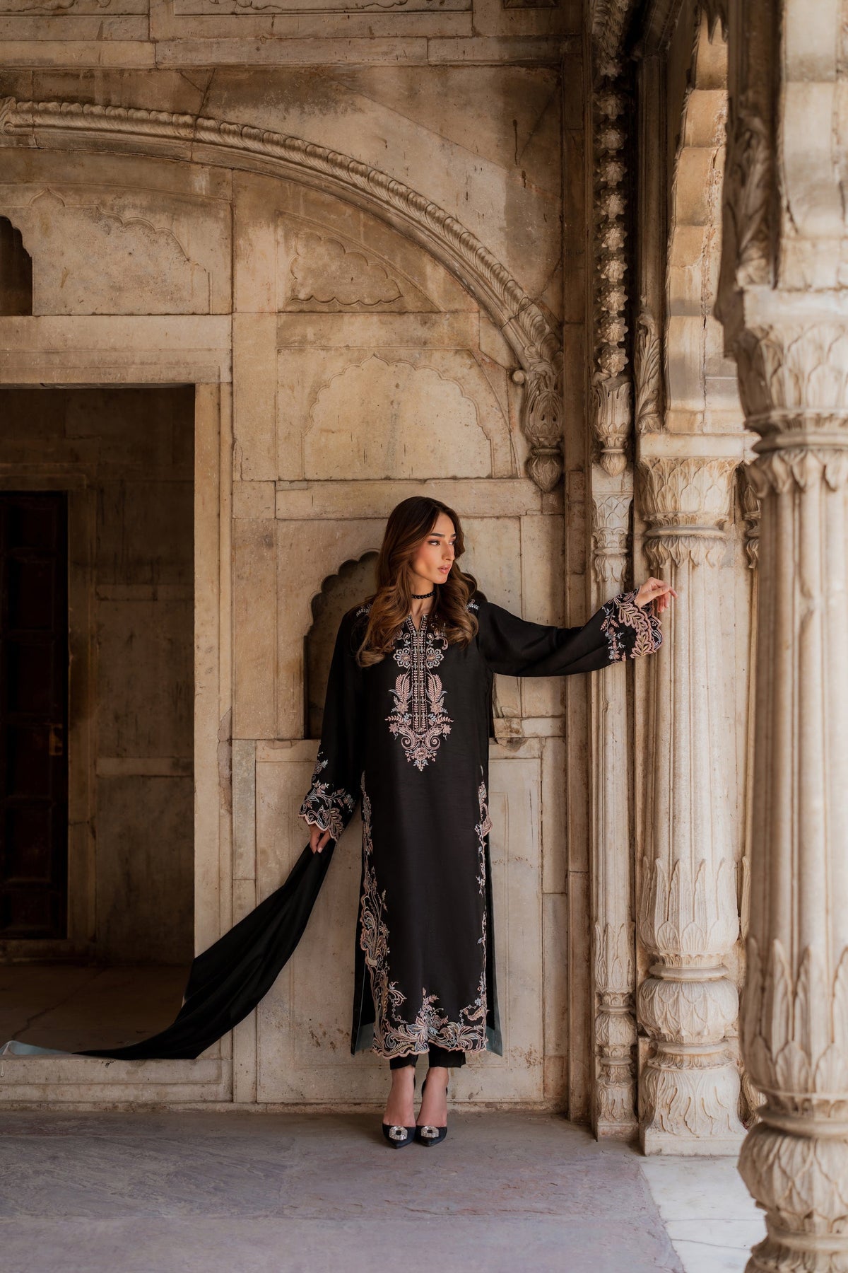 Avena Embroidered 3-Piece