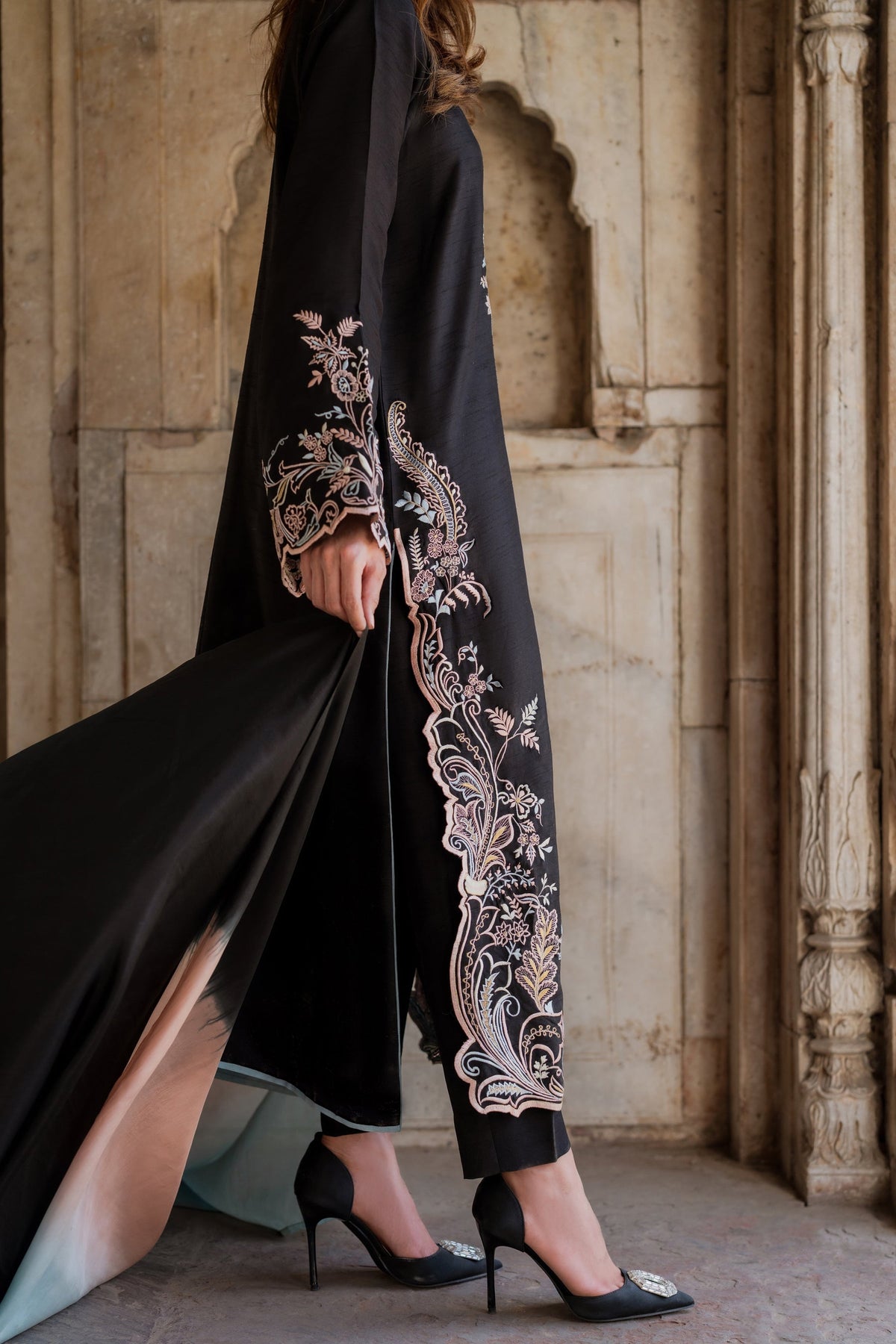 Avena Embroidered 3-Piece