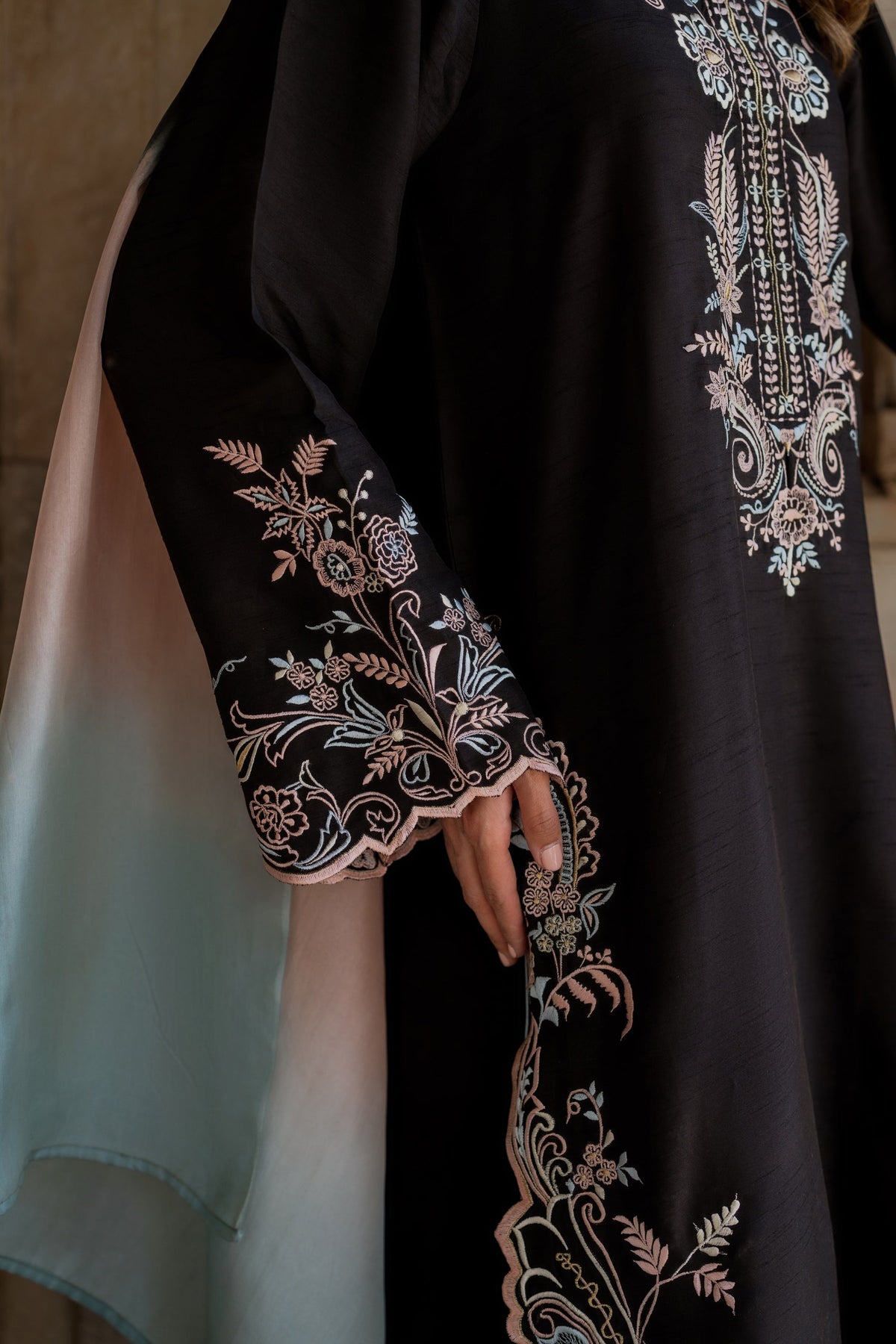 Avena Embroidered 3-Piece