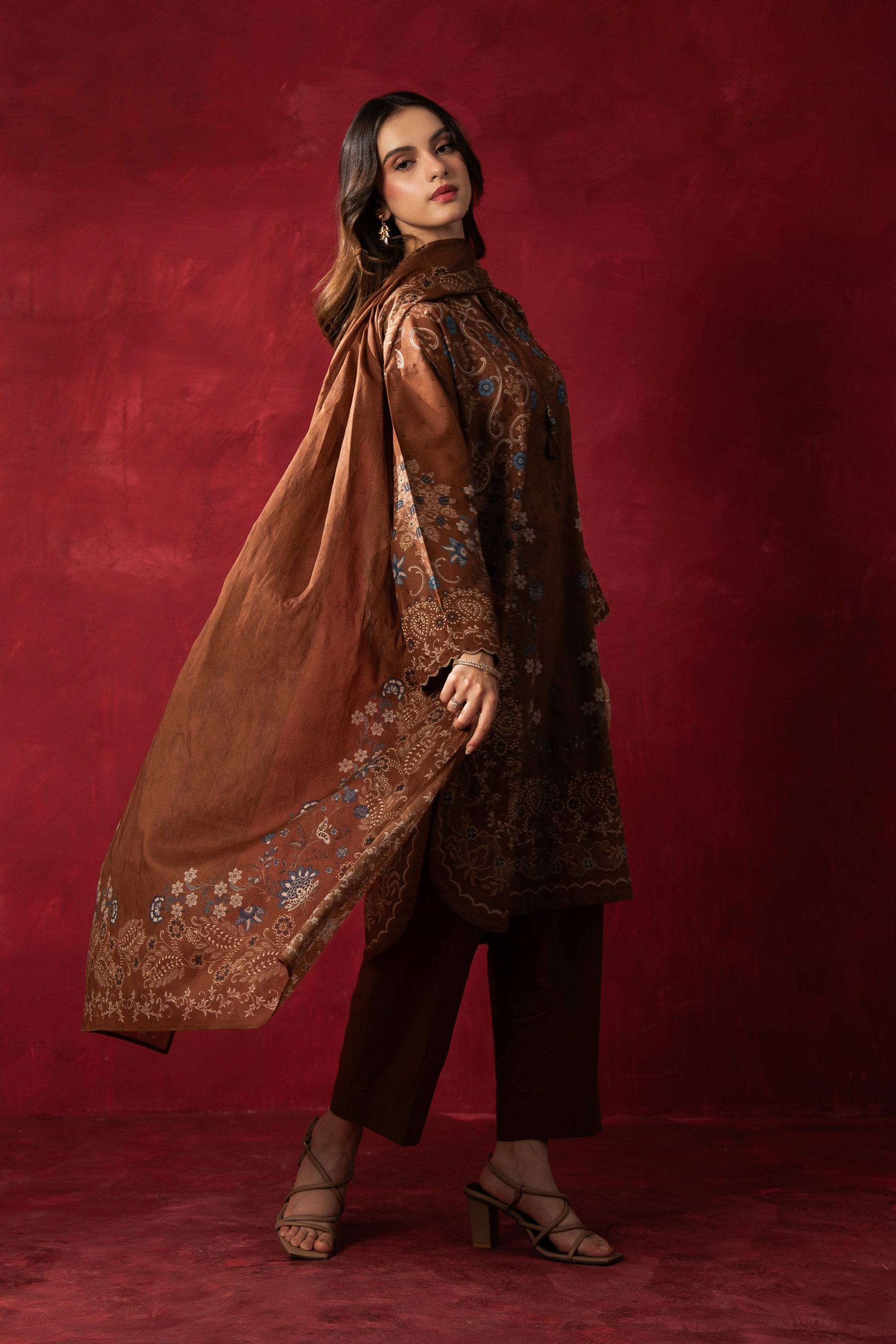 PRINTED LAWN UNSTITCHED 3 PIECE SUIT