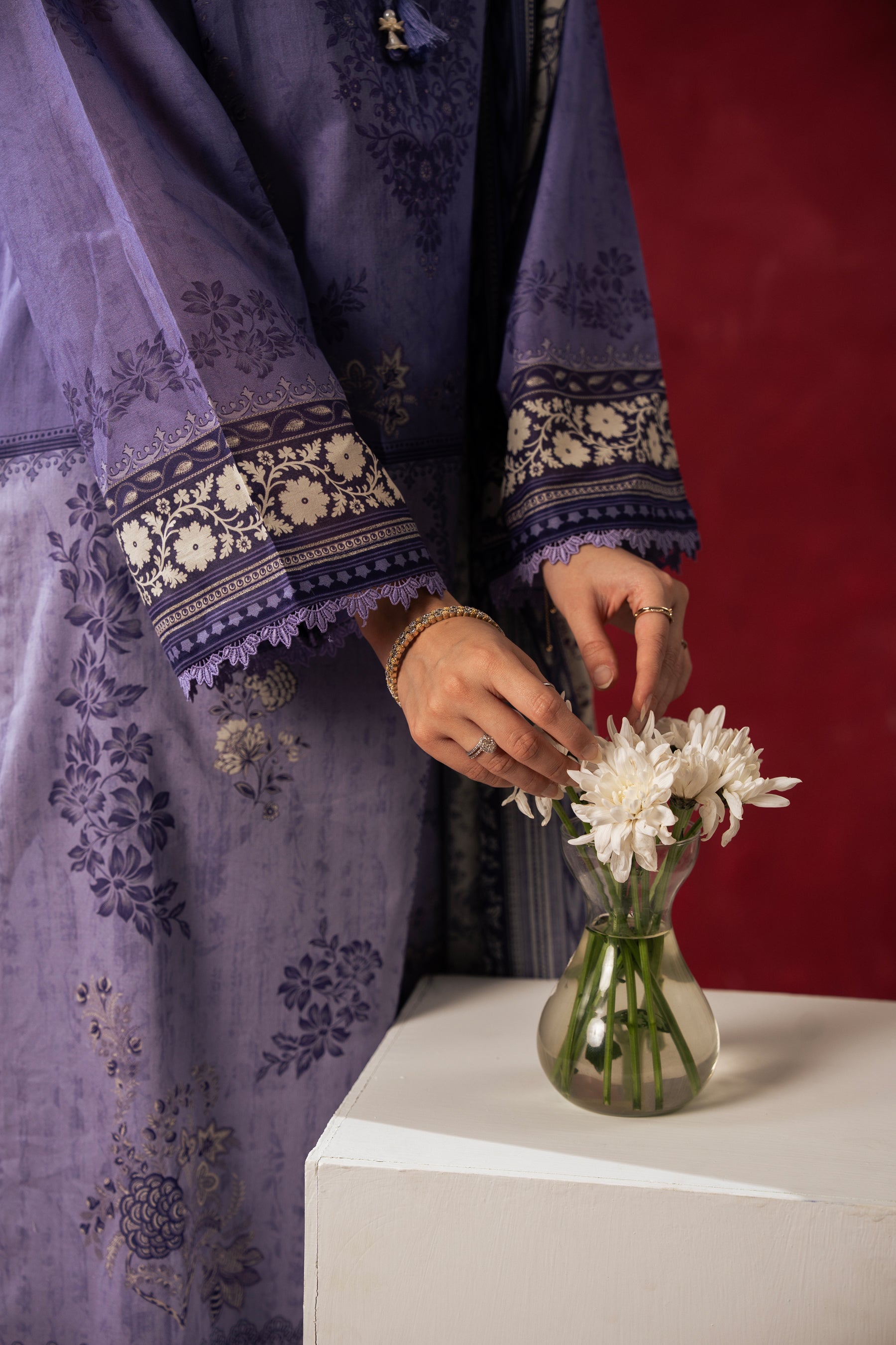 PRINTED LAWN UNSTITCHED 3 PIECE SUIT