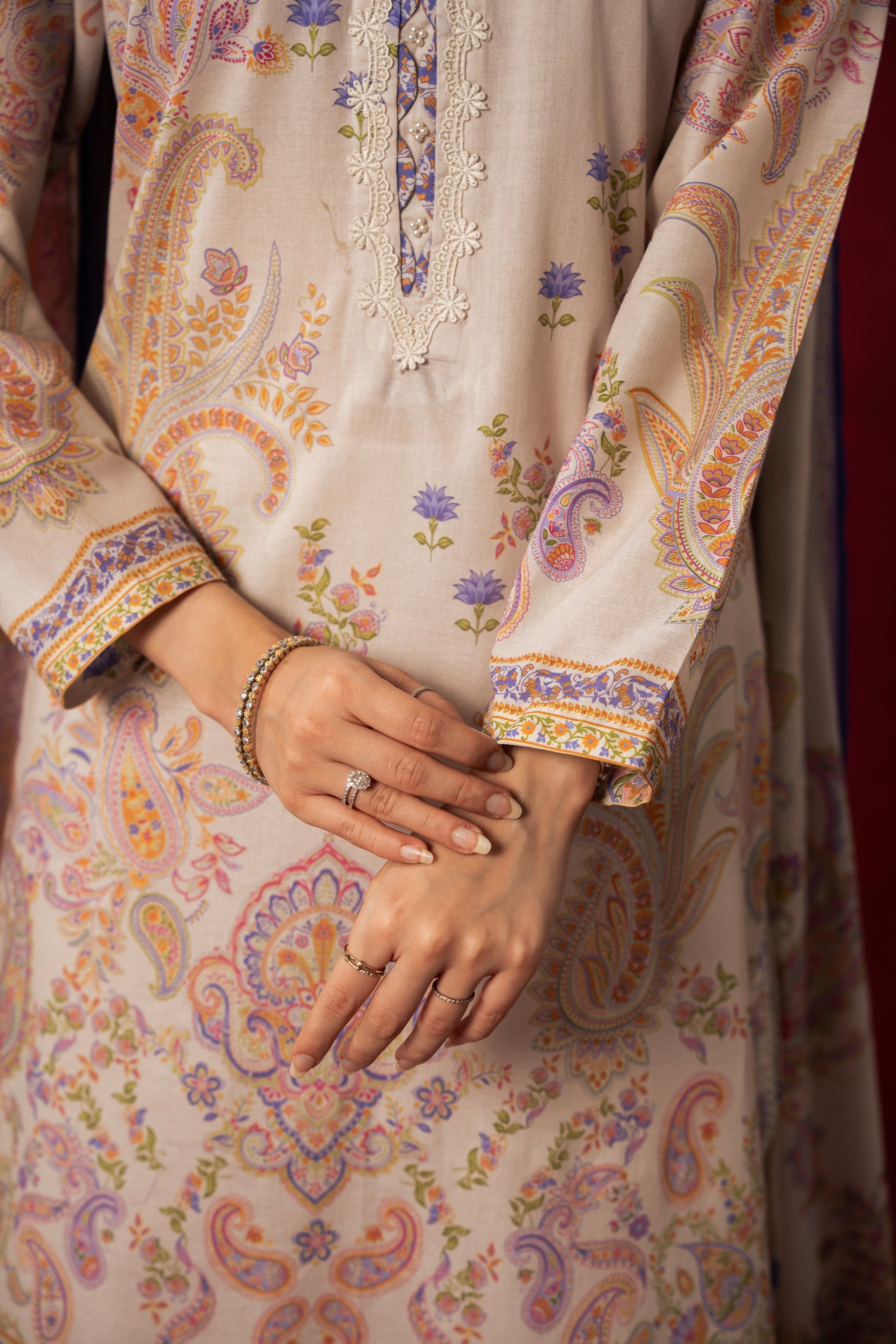 PRINTED LAWN UNSTITCHED 3 PIECE SUIT