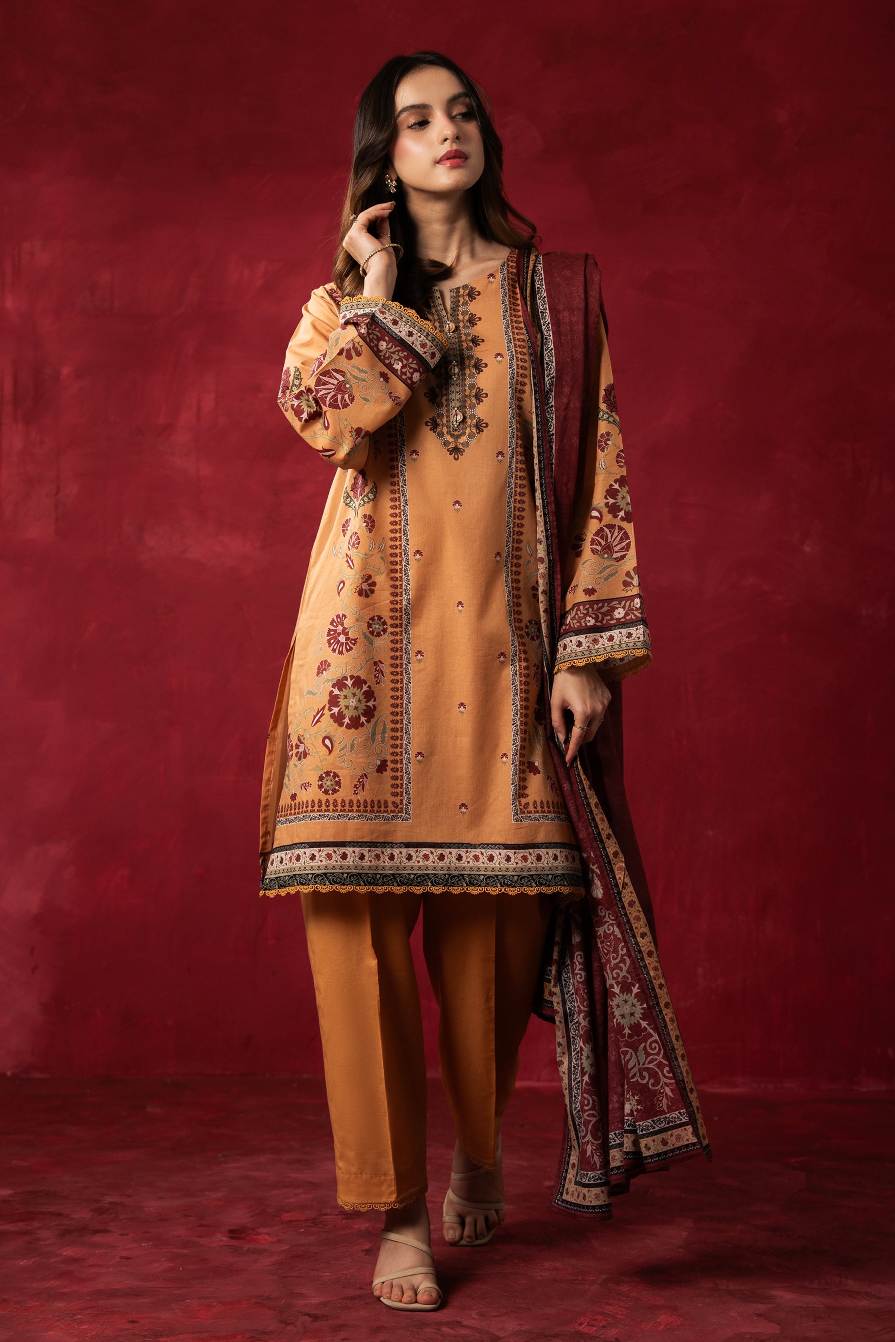 PRINTED LAWN UNSTITCHED 3 PIECE SUIT