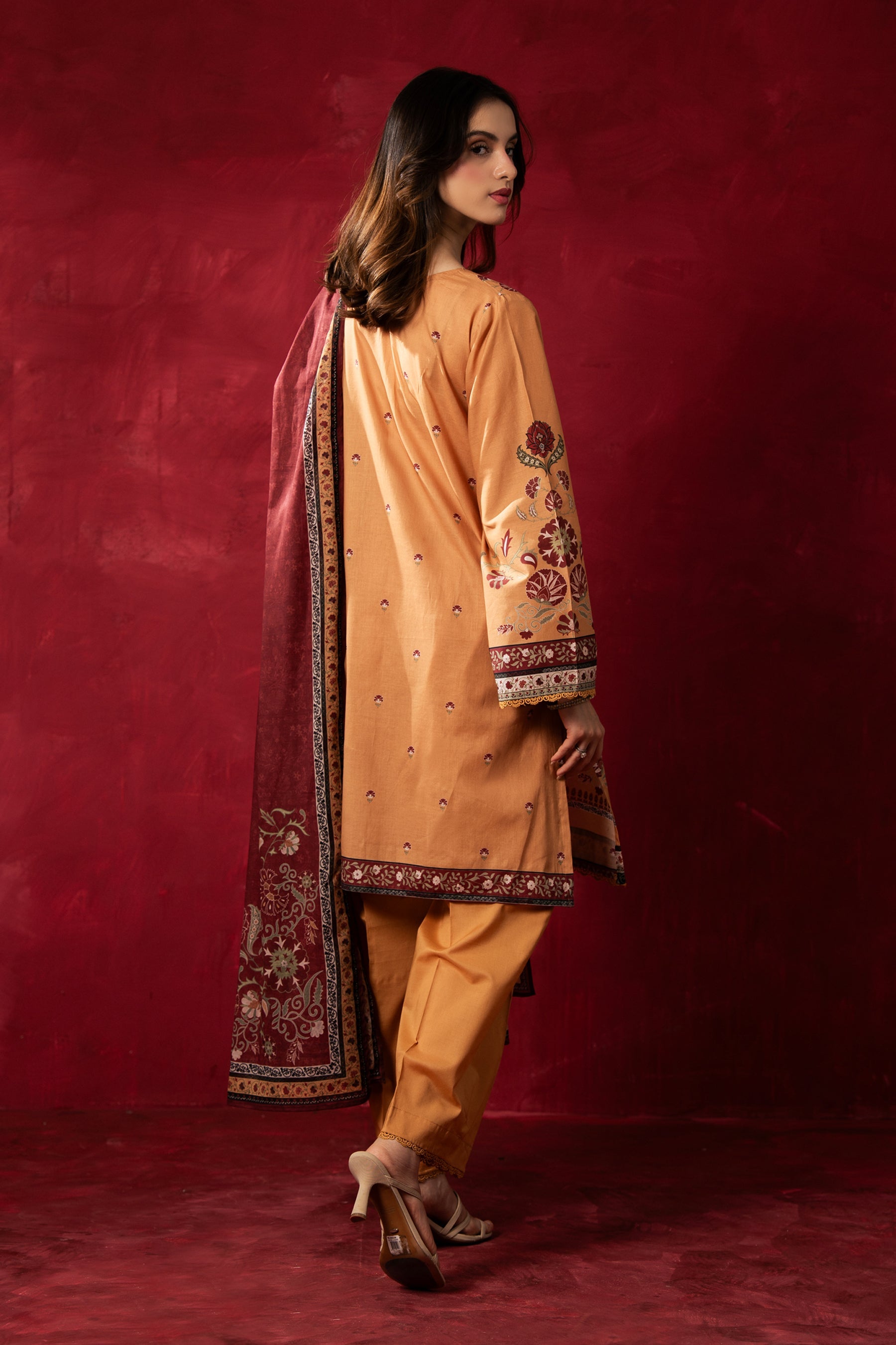 PRINTED LAWN UNSTITCHED 3 PIECE SUIT