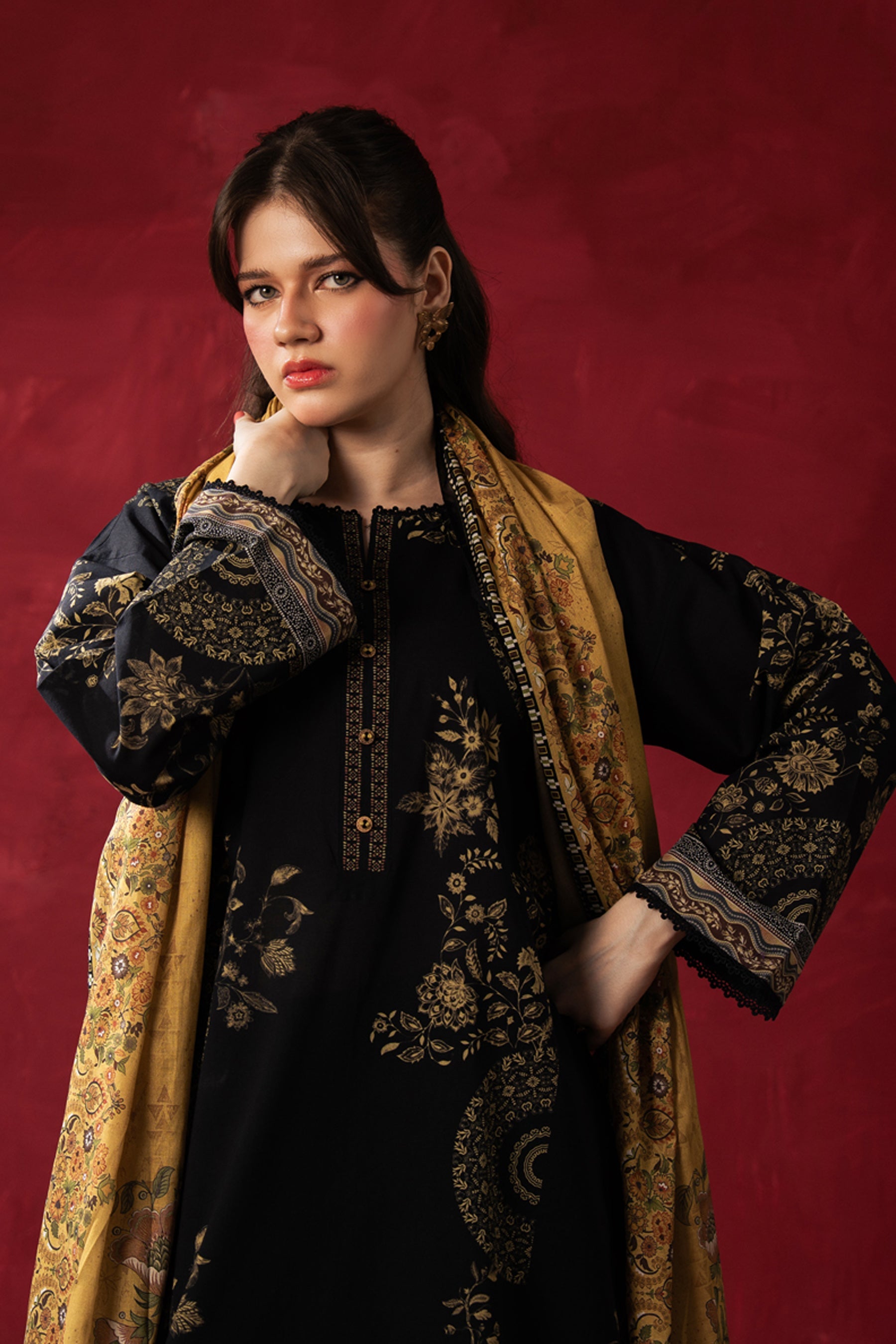 PRINTED LAWN UNSTITCHED 3 PIECE SUIT