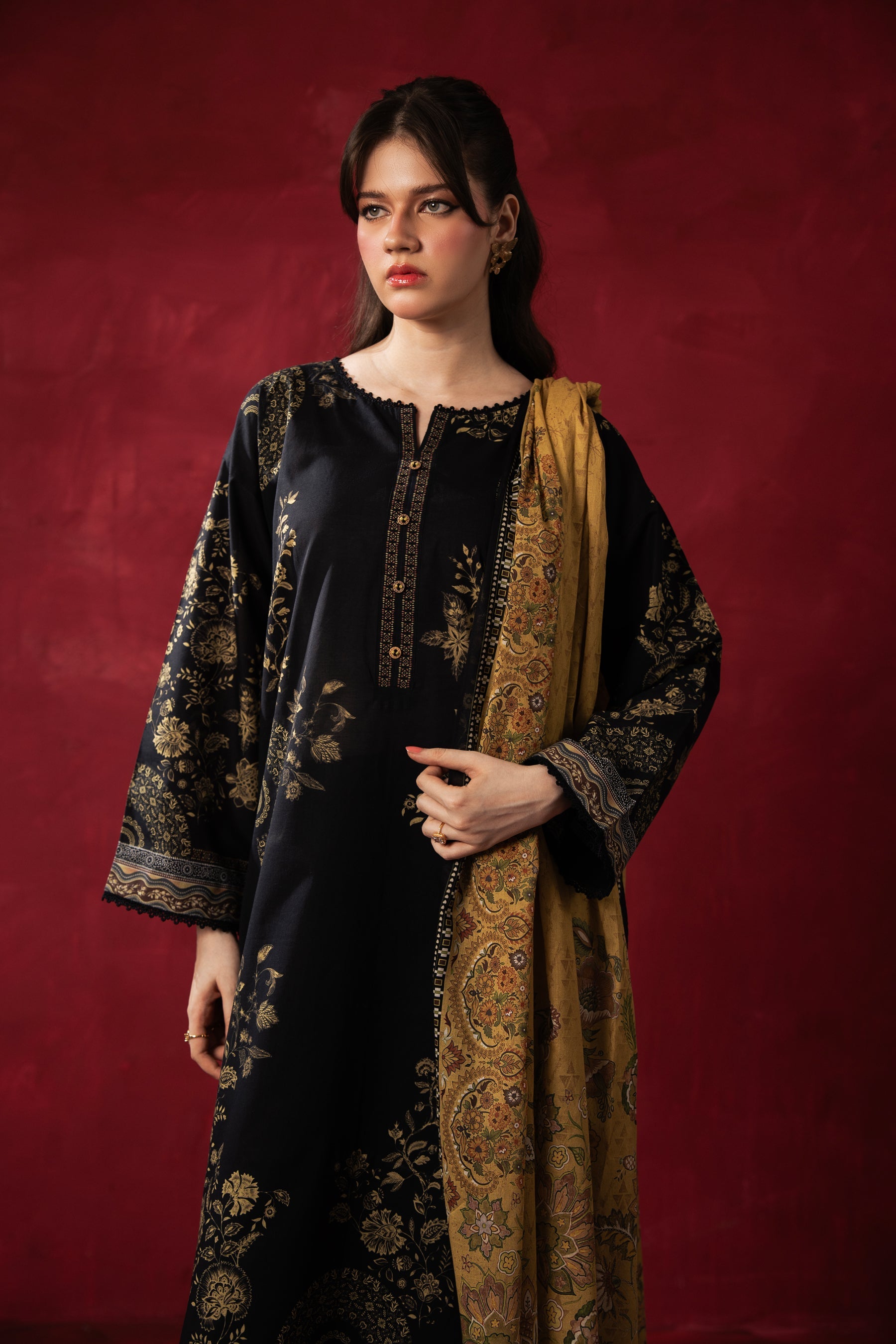 PRINTED LAWN UNSTITCHED 3 PIECE SUIT