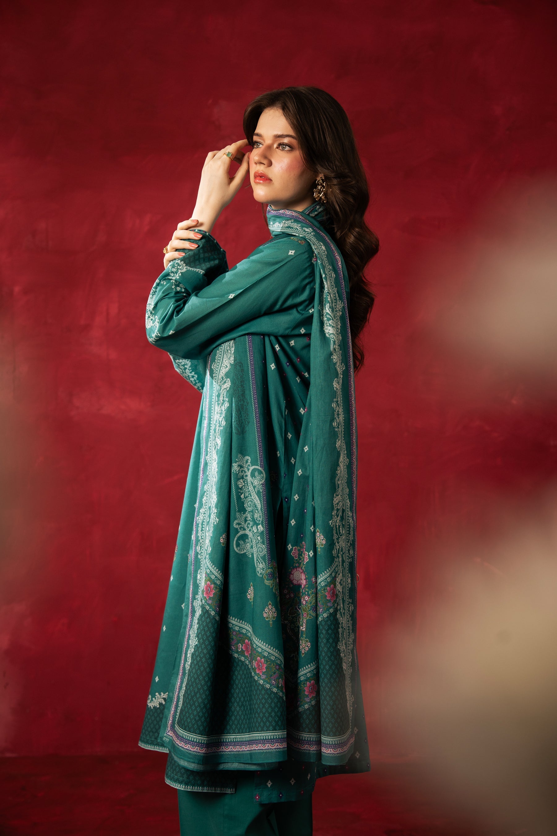 PRINTED LAWN UNSTITCHED 3 PIECE SUIT