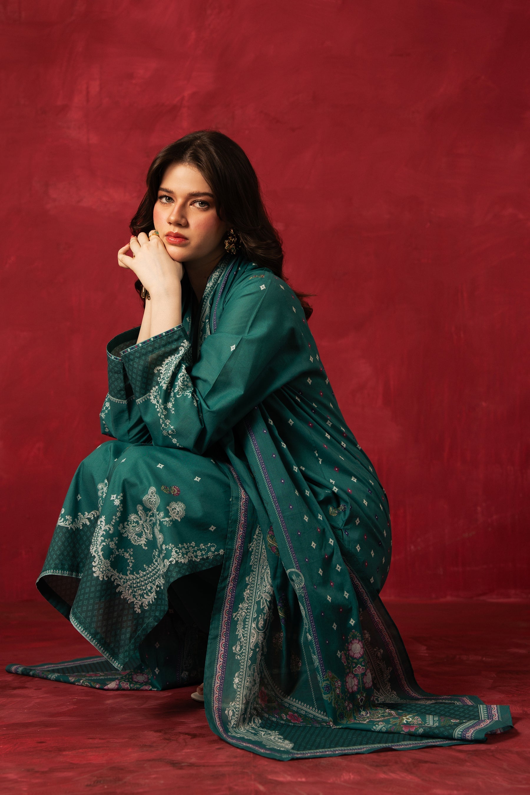 PRINTED LAWN UNSTITCHED 3 PIECE SUIT